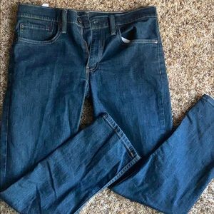 Men’s Levi dark blue jeans